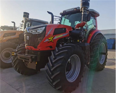 รถแทรกเตอร์ฟาร์ม 260hp